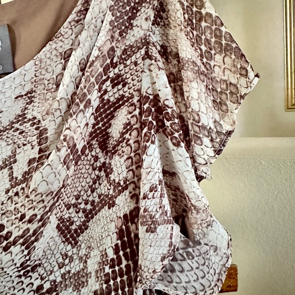 Vince Camuto Dresses & Skirts - 🎁NWT Vince Camuto Animal Print Dress 8/10🎁